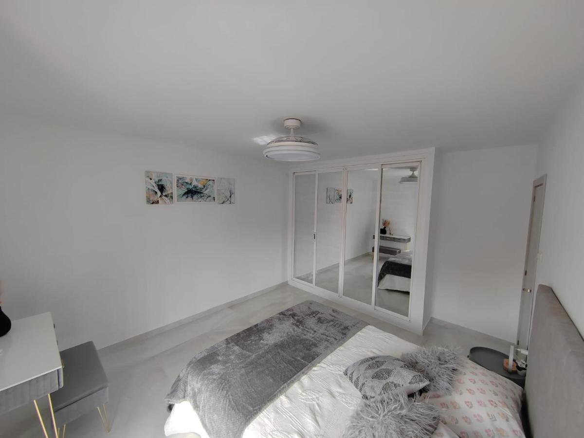 Apartamento La Torre,200M Hasta La Playa ベナルマデナ エクステリア 写真