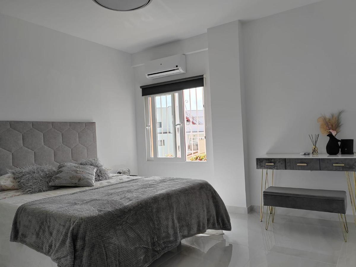 Apartamento La Torre,200M Hasta La Playa ベナルマデナ エクステリア 写真